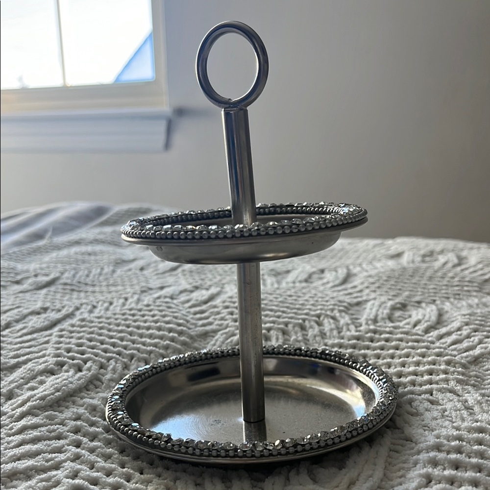 Elegant Silver Jewelry Stand